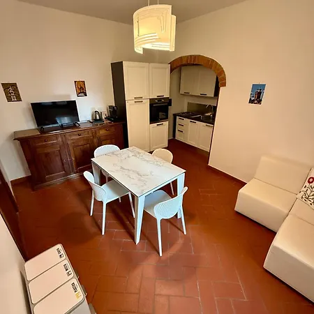 شقة Dimora Garibaldi أريتسو